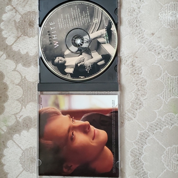 CD-Asylum Records-Bryan White. Producers BillyJo Walker, Jr. & Kyle Lehning-1994 - Picture 4 of 11